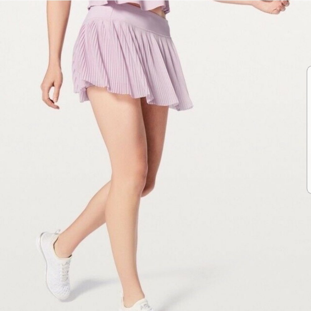 Lululemon Just Pleat It Size 6 Skirt worn once